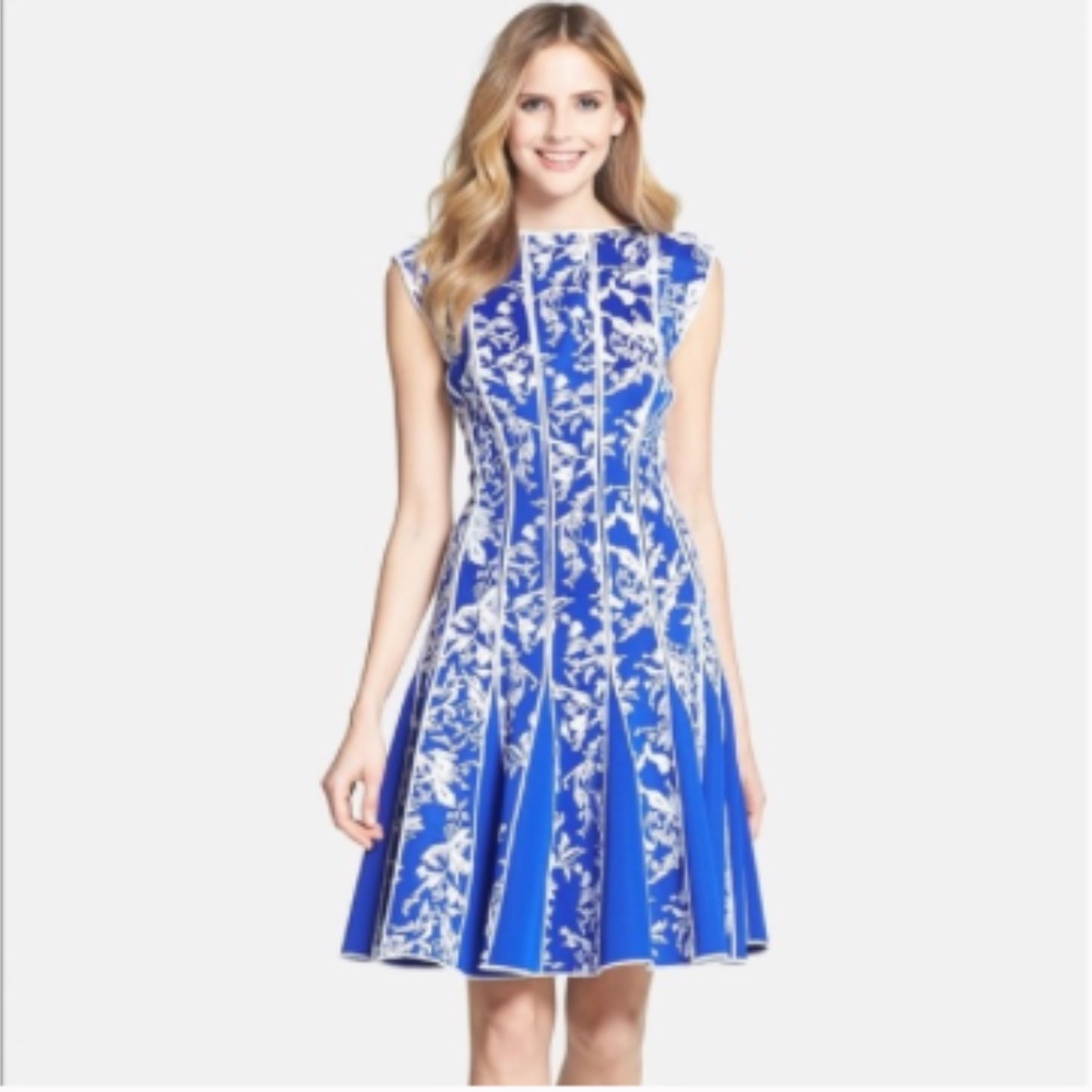 EUC Tadashi Shoji Embroidered Neoprene Dress S